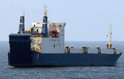 2008年，一群索马里海盗看走眼，他们居然劫持了一艘载有33辆“T-72”坦克的