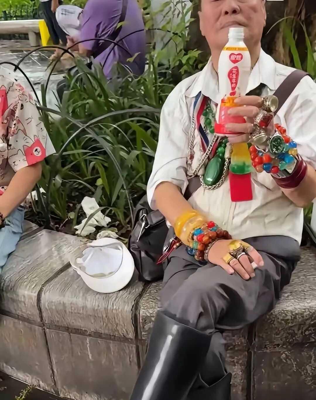 这大爷这富炫的，我是哑口无言