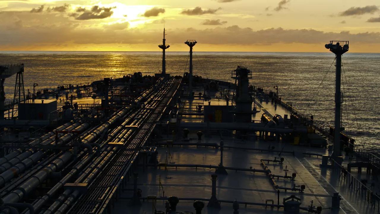 美国要查来华船？美国常驻联合国代表沃尔兹最近放话：为打击伊朗石油供应，在美军