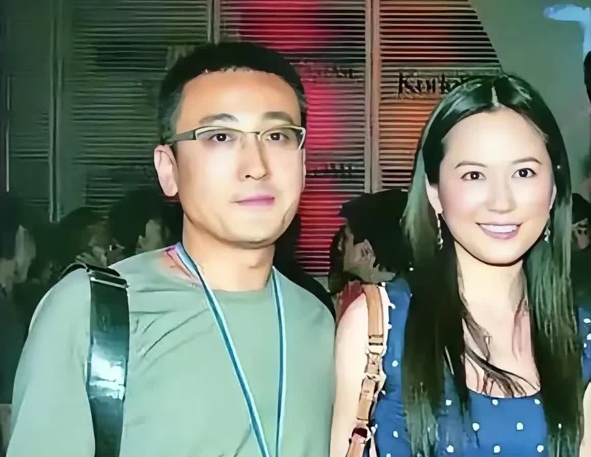 50岁不婚，却有人陪了20年她没嫁，他未娶，全网年年催婚年年落空。