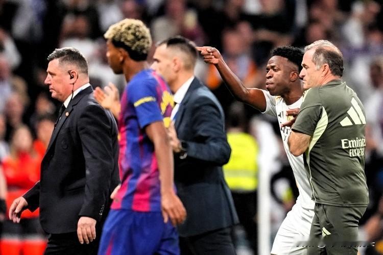 亚马尔真的有点飘了?西班牙国家德比余波未过,亚马尔已经荣升皇马头号“公敌”!