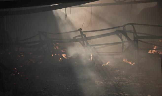 惊天巨爆！乌克兰首都基辅超级大爆炸，军火库殉爆，俄军炸毁美国爱国者防空导弹和北约