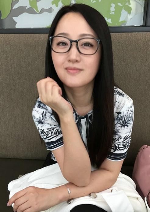 55岁的杨钰莹还在跑商演，有人猜测她和赖文峰有个儿子。其实，杨钰莹和赖文峰曾有过