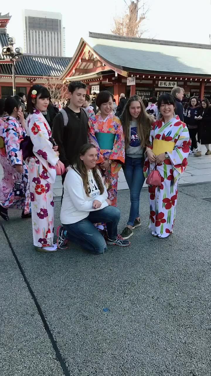 中国悟乐大师隔空击倒日本武师