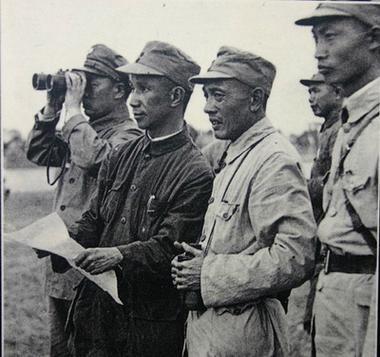 59年军委会议，毛主席发现粟裕不在，大怒道：你们谁有粟裕的本事。1959年的军委