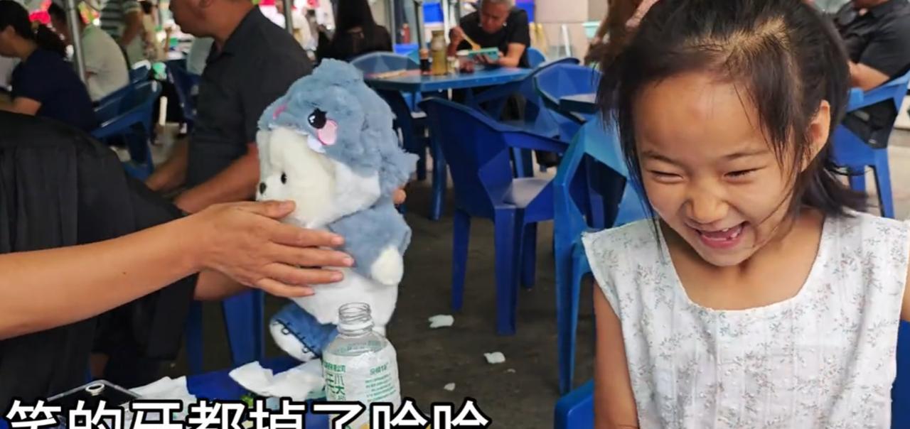 泪目！8月28日，山西，19岁男生暑假做了2个月兼职，本以为他是挣学费，不料，他