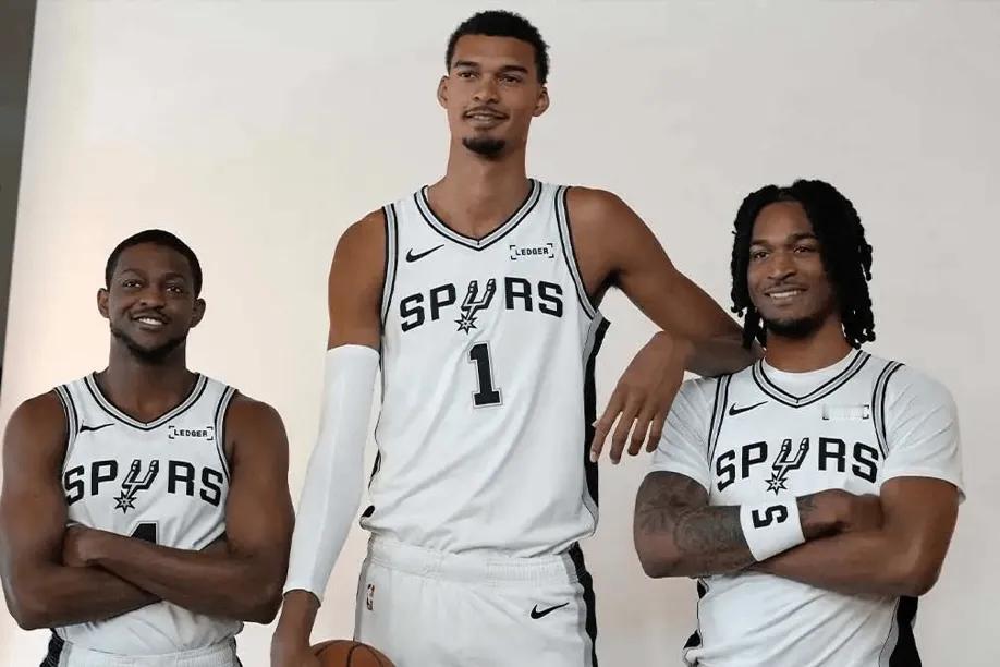 今日112:101击败开拓者，马刺锁定西部第二，过去29场26胜3负，连福克斯赛