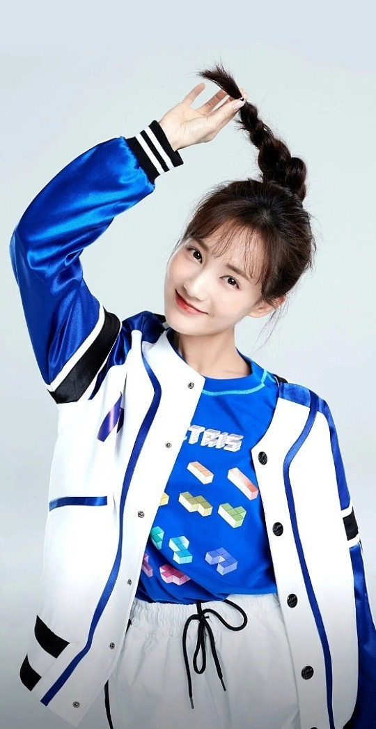 李一桐把废片发出来了李一桐也太真实可爱了吧！主动把大家眼里的“废片”大大方方发出