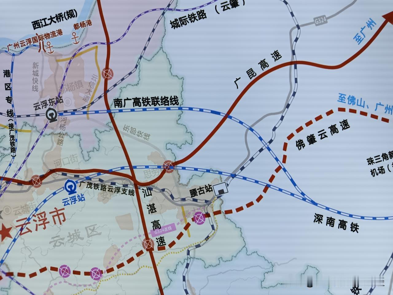 云浮的交通规划有多发达？云浮市是广东最年轻的地级市，是从肇庆分出来的，包括云