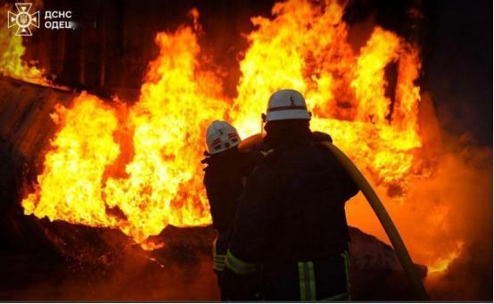 报仇不过夜？美国扣押俄油轮后，俄军团灭北约小组，2名美军官当场毙命当地时间1