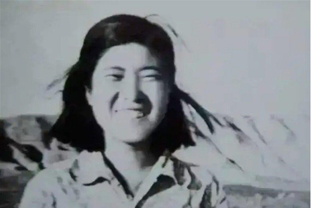 1958年，杨虎城的五女儿杨拯陆准备与未婚夫举办婚礼，可是几天后，人们却在冰雪下