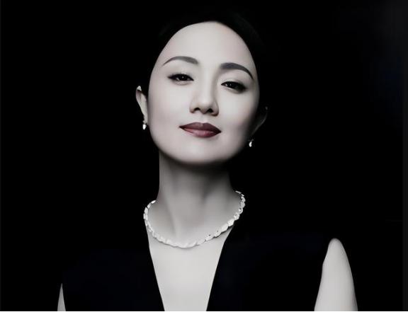 2006年，朱媛媛和辛柏青大婚，李乃文问朱媛媛：“你为什么选辛柏青，不选我？”朱