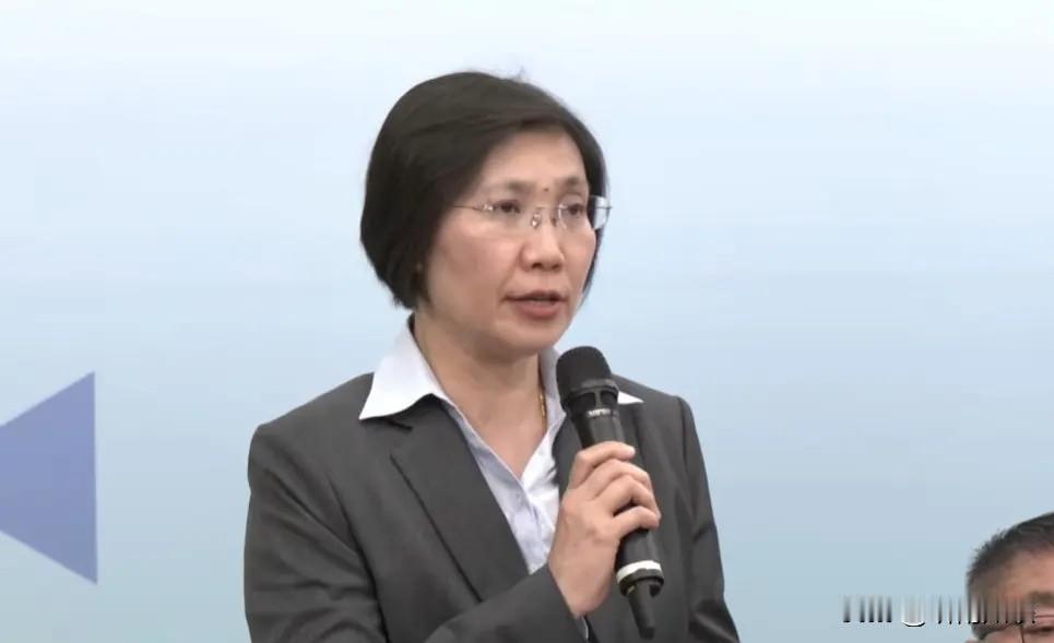蓝营在新竹县一定赢，竹北应让邱臣远当选？就在10月1日，岛内媒体人董智森在节目中