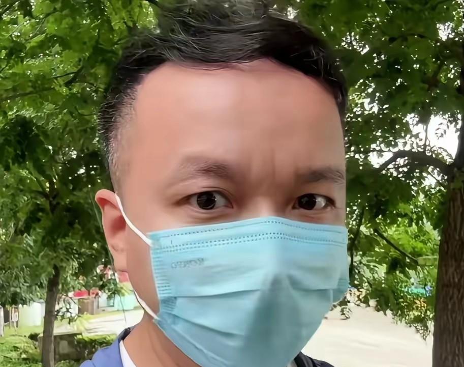 上官正义又立功了。他举报的河南邓州废品站身份不明人员，经警方核查，确认是一名潜逃