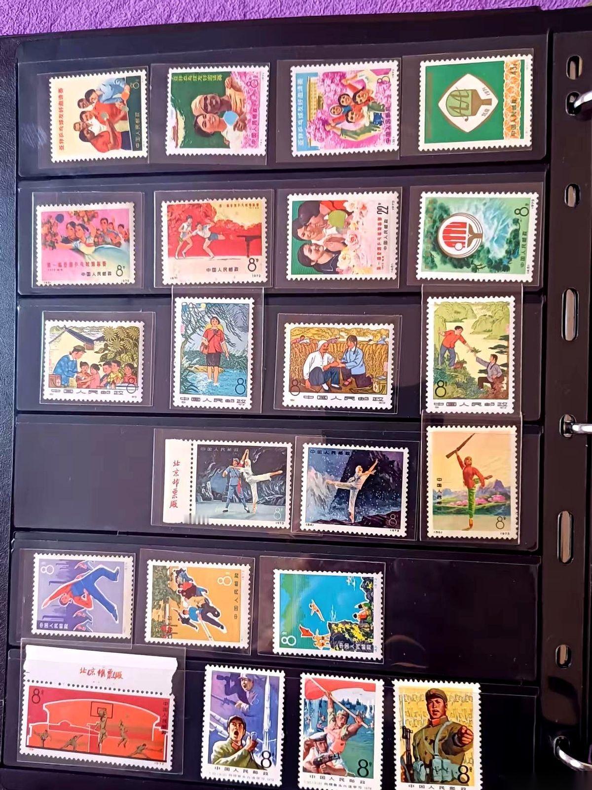 三万块，买一堆花花绿绿的小纸片，你干不干？就在上海那个邮币卡市场，老板指着柜台