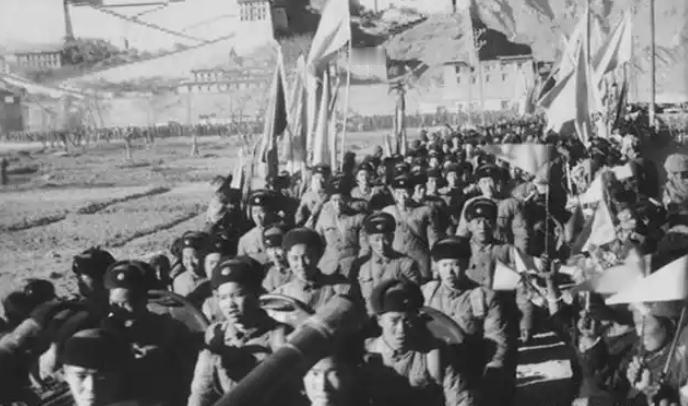 1962年，中国把印度打败后，世界各国什么反应?1962年10月，全世界的目