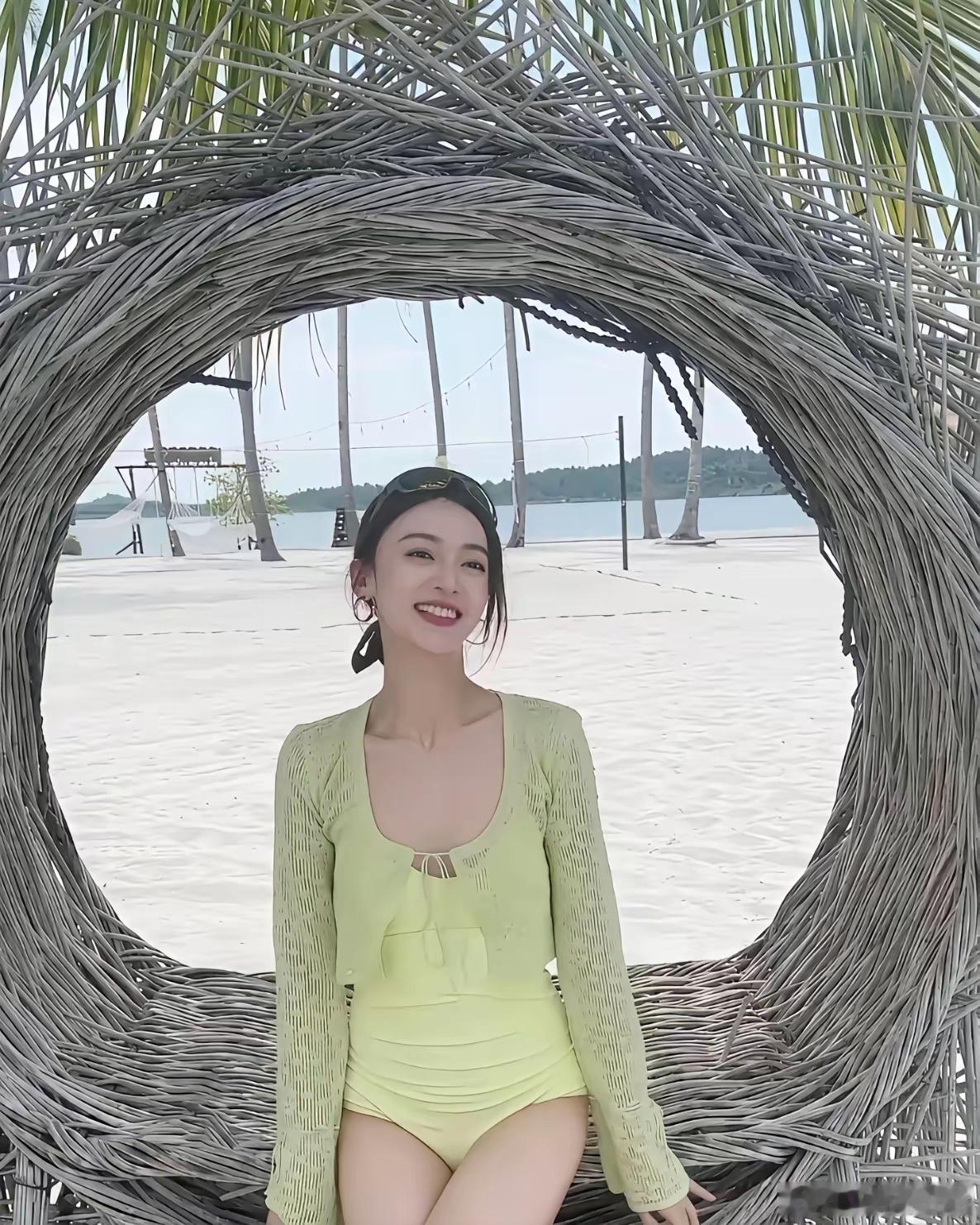吴谨言好瘦呀，生了娃都没有任何迹象