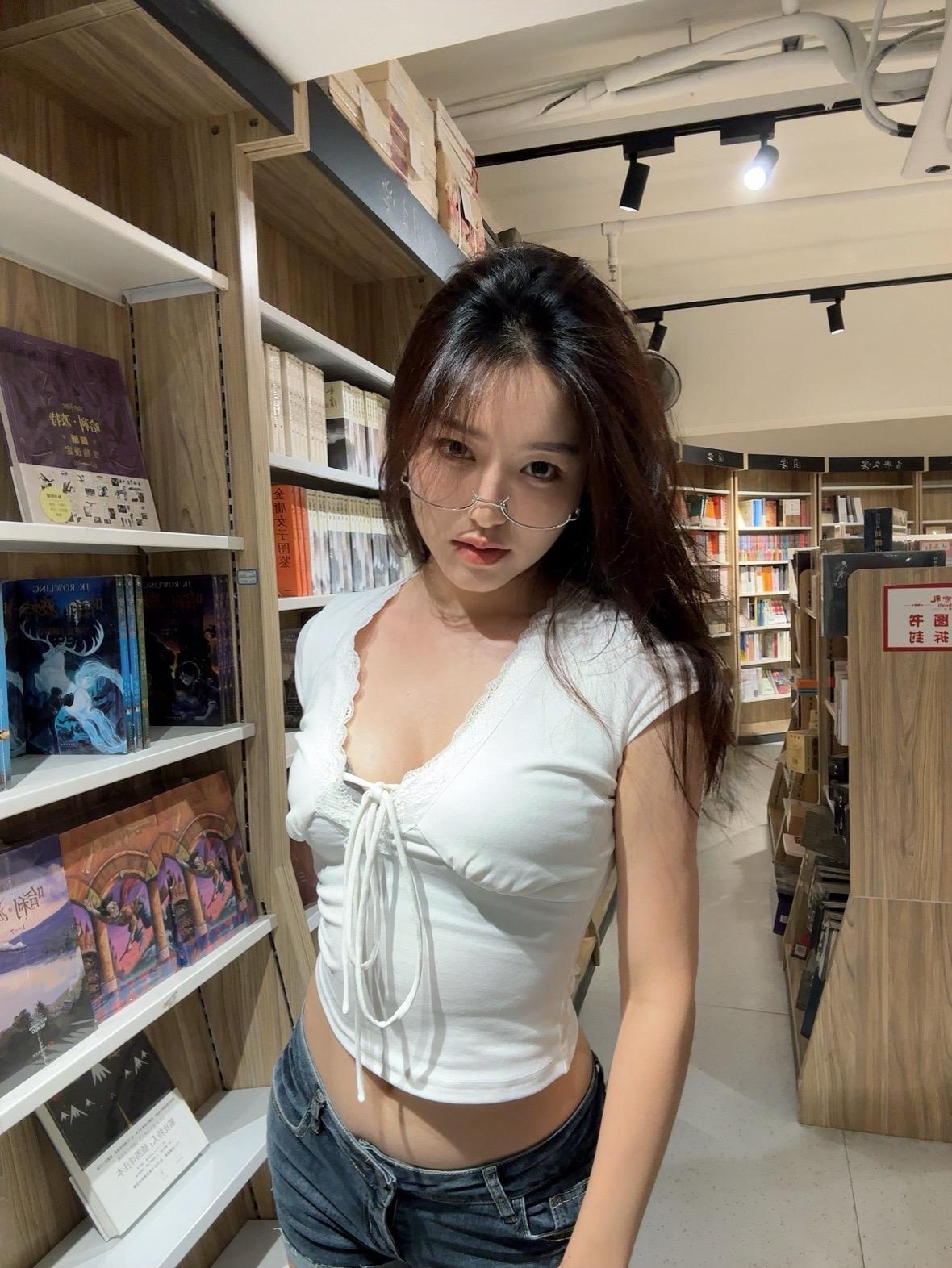 克夫 水瓶女