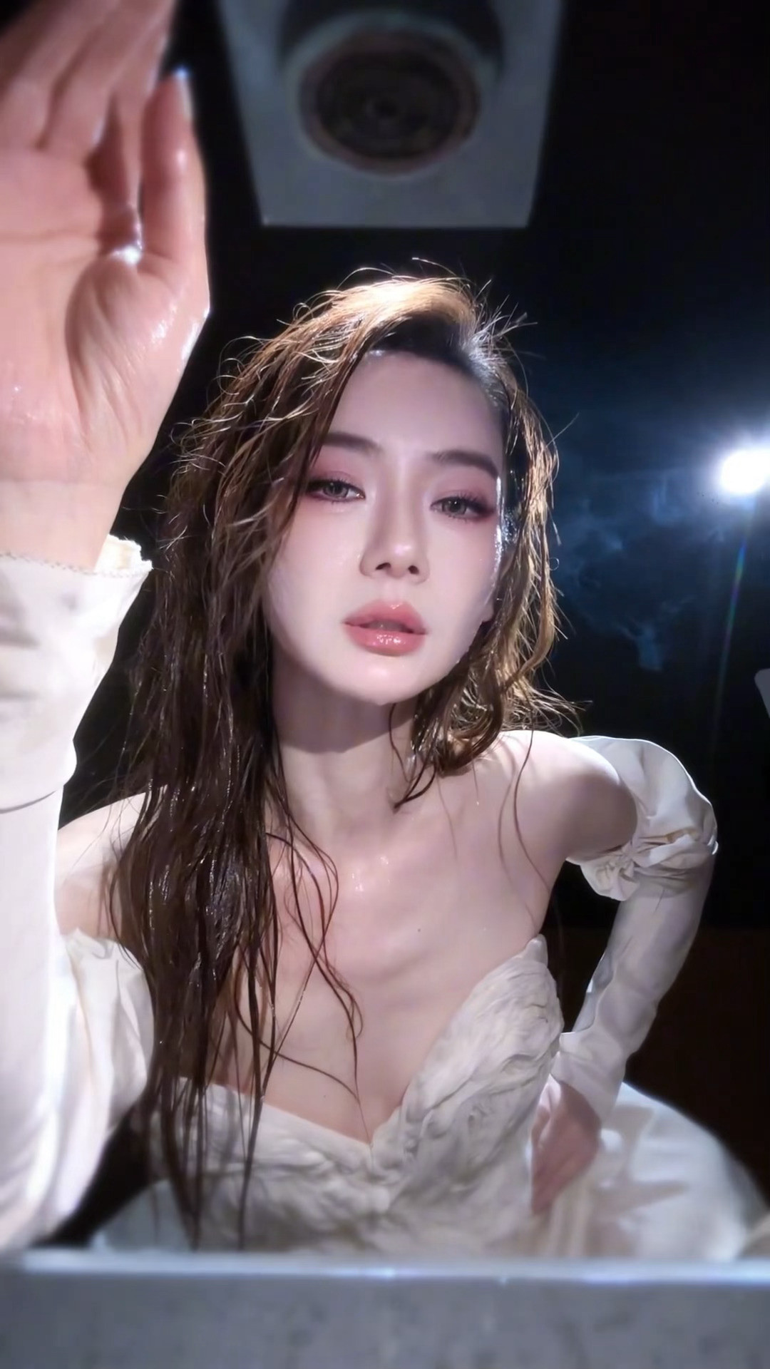 确实戚薇转场变装这块还是太权威了[作揖]戚薇转场变装这块还是太权威了​​​