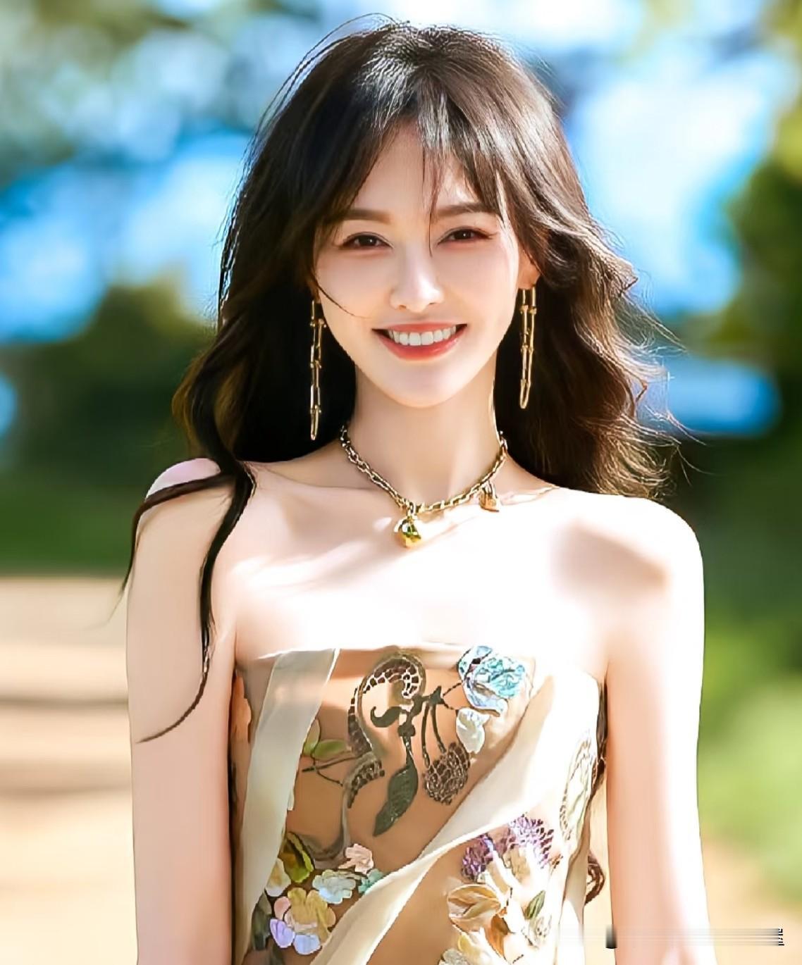 肖战真的没骗人，不信你看唐嫣。不是因为演技，不是因为身材，而是面对绯闻的态