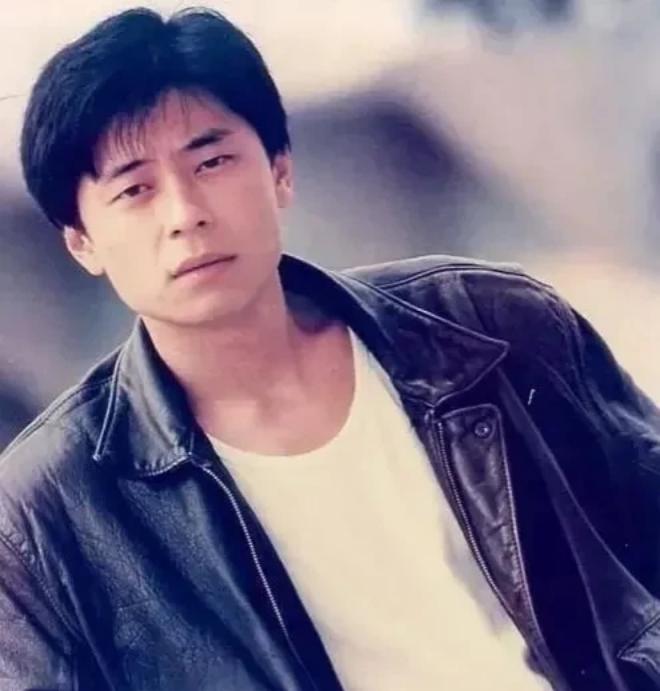 1981年，19岁的王杰要去服兵役，把怀孕的妻子王筱翠托付给母亲许玉芳。