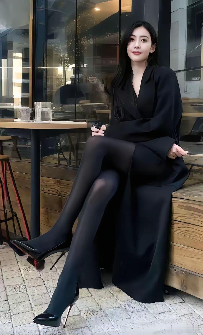 古有貂蝉万人迷，今有少妇无人抵御​​​
