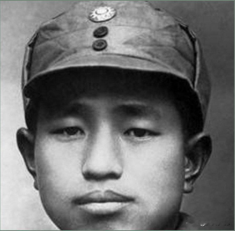1948年，女干部朱霖崩溃了！相伴十年的英雄丈夫，藏着22年原配婚约194