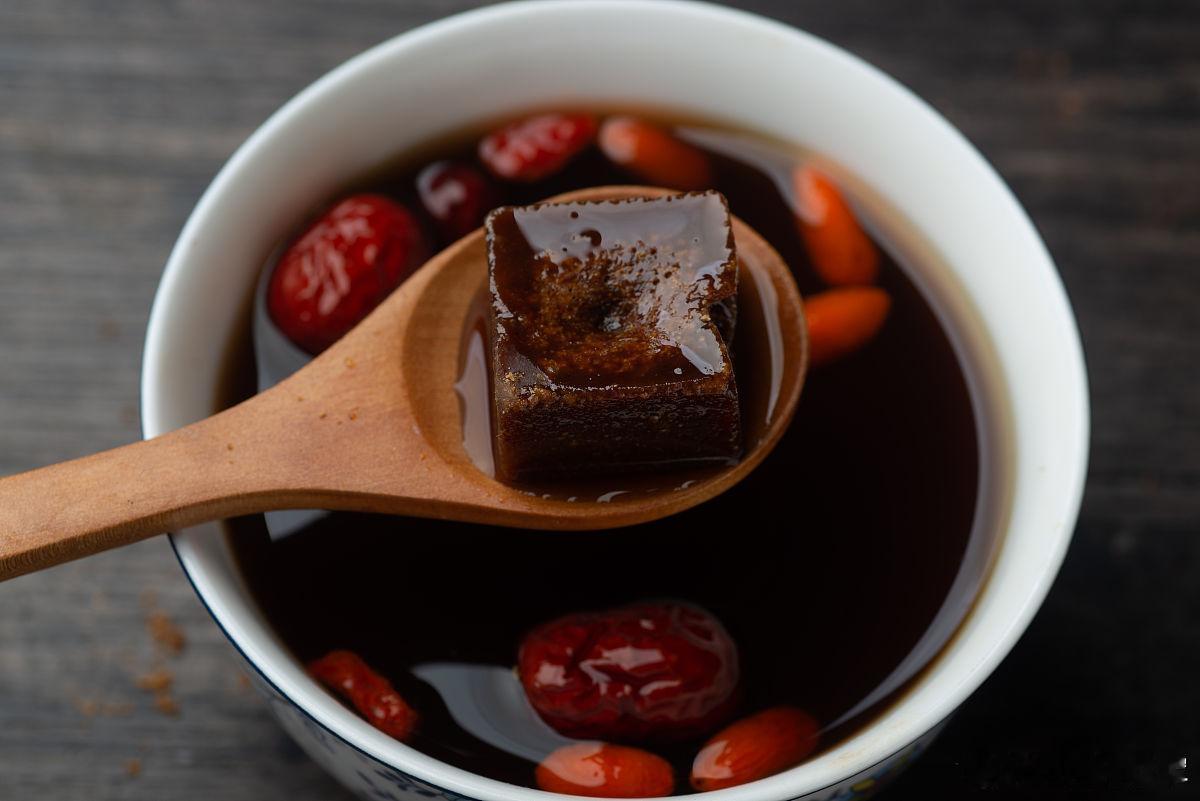 胃寒胃疼药膳·桂皮山楂红糖饮核心信息-原料（家用剂量）：桂皮6克+山楂肉1