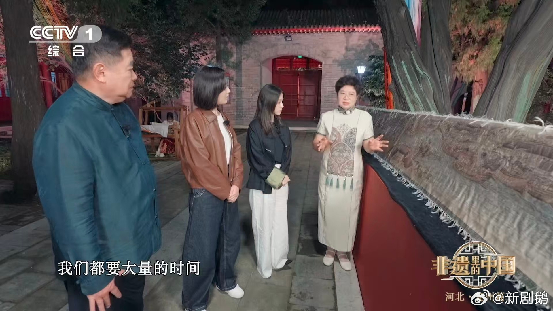 缂丝版清明上河图8.2米的缂丝版《清明上河图》，长度惊人！想象一下，10多位技
