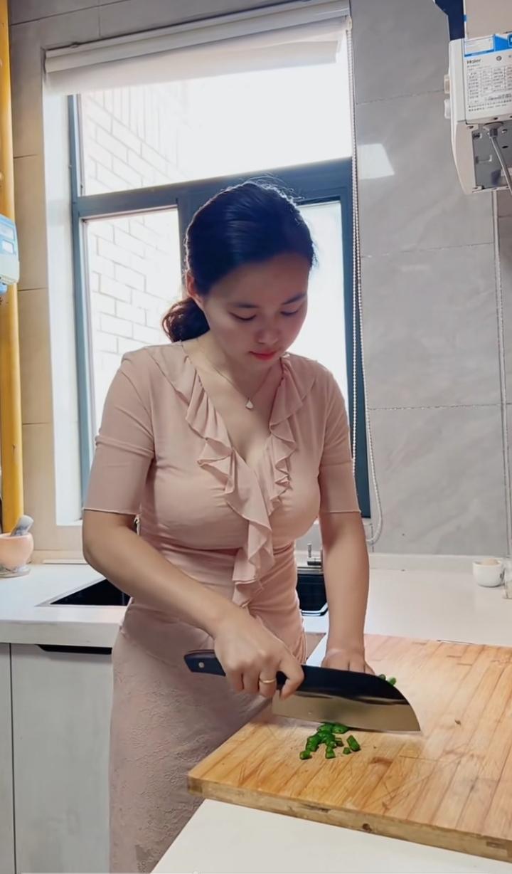 人生最危险的几件事：·一、无权而多财。·二、家贫而妻美。·三、德薄而位尊。