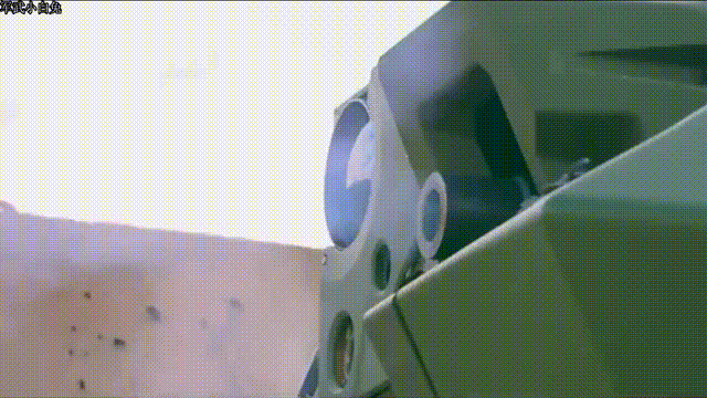 有效射程约700米，发射ATOM可编程空爆弹药，专打“低慢小”无人机。