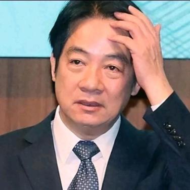 四次到访大陆遇罕见冷遇，声称台湾未来由2300万人做主遭当场驳斥，宴席因名牌文字
