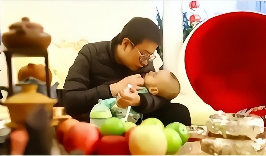 真是奇迹！云南仅仅高中学历的爸爸，百般为患罕见病的儿子求医无果后，竟然开始自制药