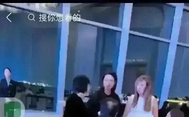 大秀前4小时，有人把LV新款卖到闲鱼金属箱收手机、500万英镑封口费，这阵