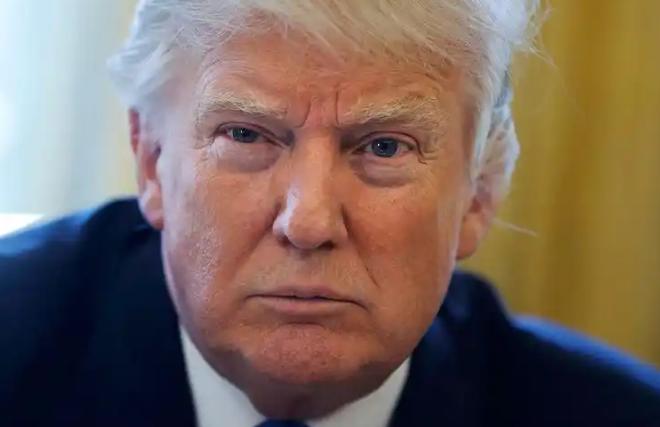 最新的数据太吓人了！可能连特朗普也没想到，中国不仅没停手，反而加速抛售美债。