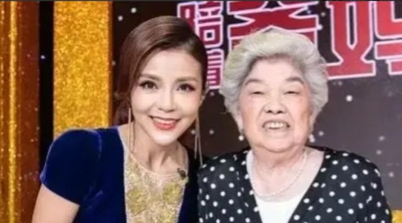 2004年，王志向相恋100天的朱迅求婚，朱迅有些手足无措，呆呆的问了一句：“你