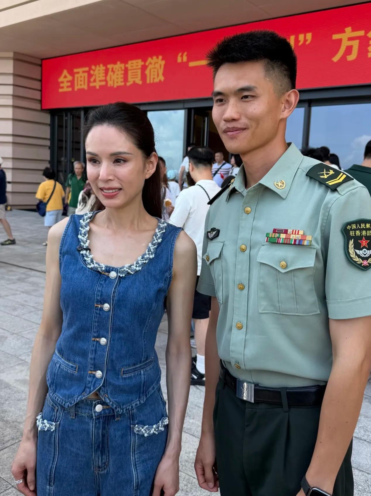 李若彤和伊能静年龄差不多。虽然两个人都是60岁，但是不得不说两个人在路人的视角