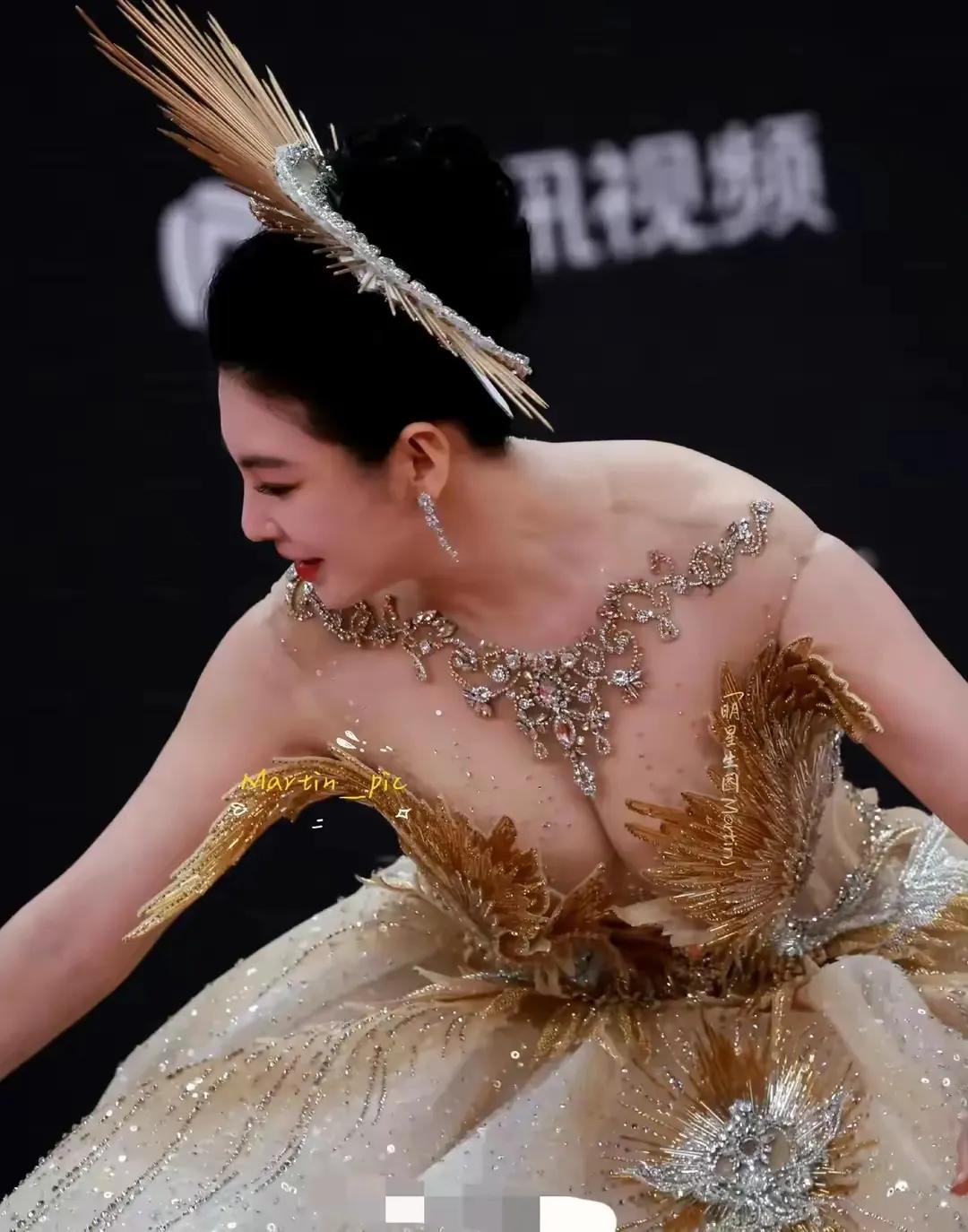 张雨绮的身材真的符合中国男人的审美！张雨绮在娱乐圈是个特别的存在。你说她给人