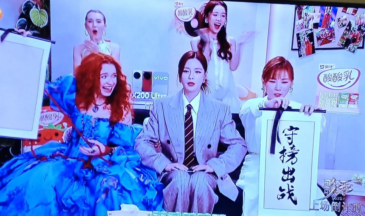在李佳薇没有来到《歌手》时，守榜歌手一般在陈楚生和小单之间产生。李佳薇上一场参