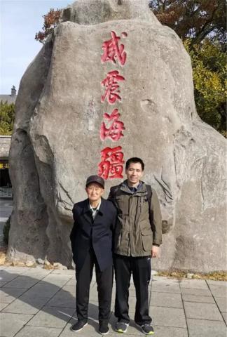 1979年，内蒙古一对夫妻生下儿子不想要，连夜送给村里刚丧子的贫农:“这孩子你要