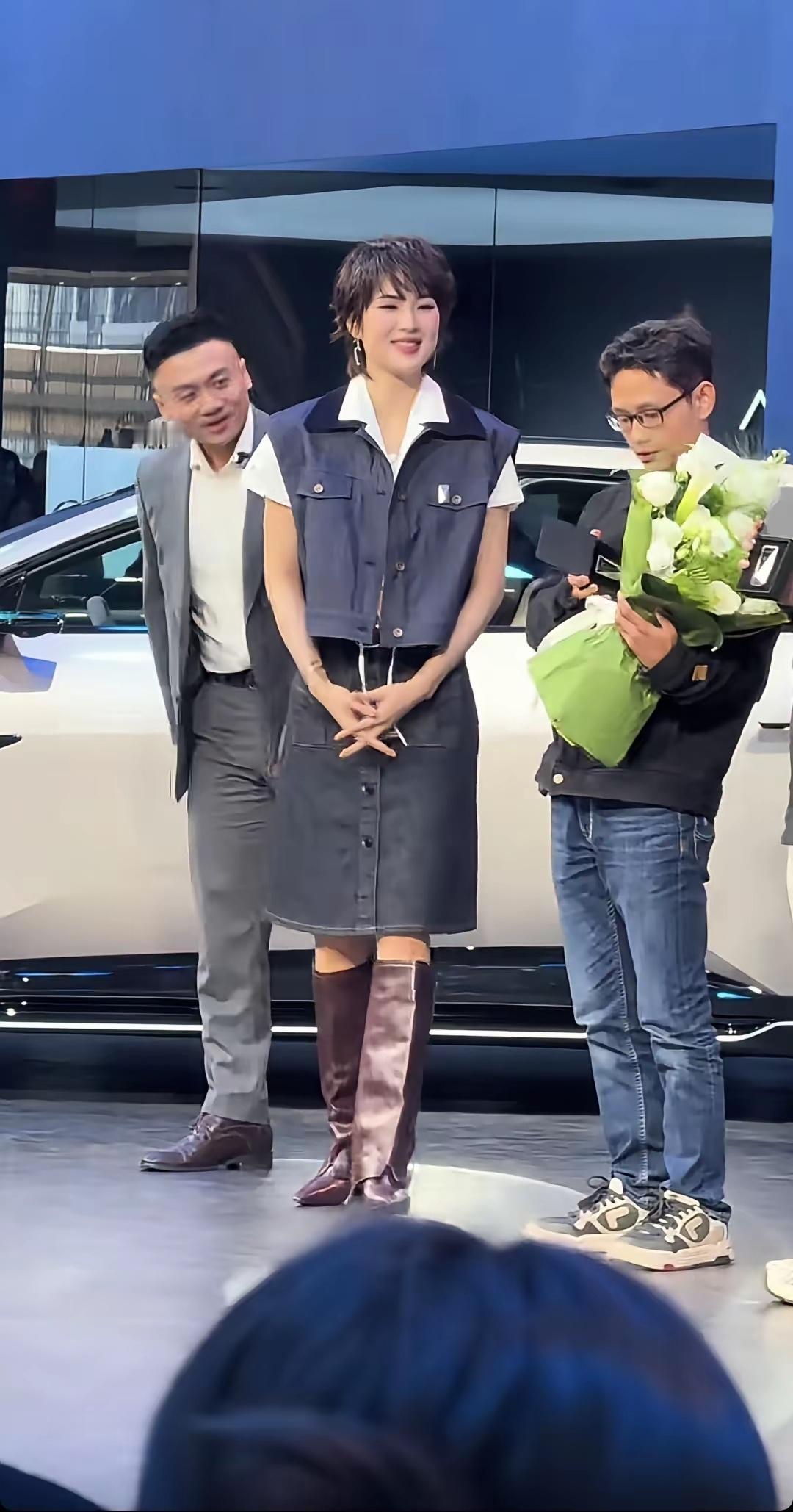 自从姚安娜进娱乐圈，那些小鲜肉再也没有营造富二代人设的了，因为真富二代来了！姚安