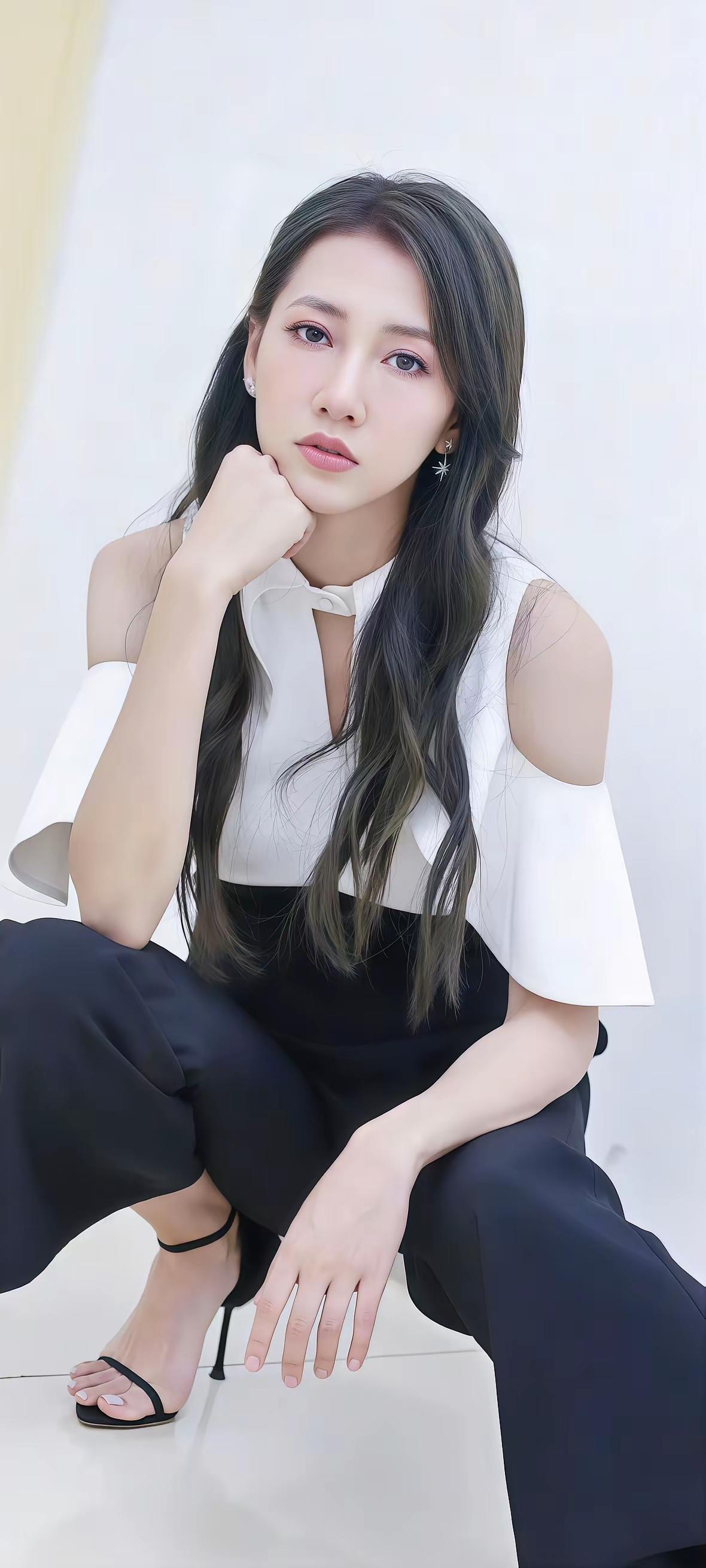 梦入江南烟水路，行尽江南，不与离人遇。睡里消魂无说处，觉来惆怅消魂误。欲尽此情