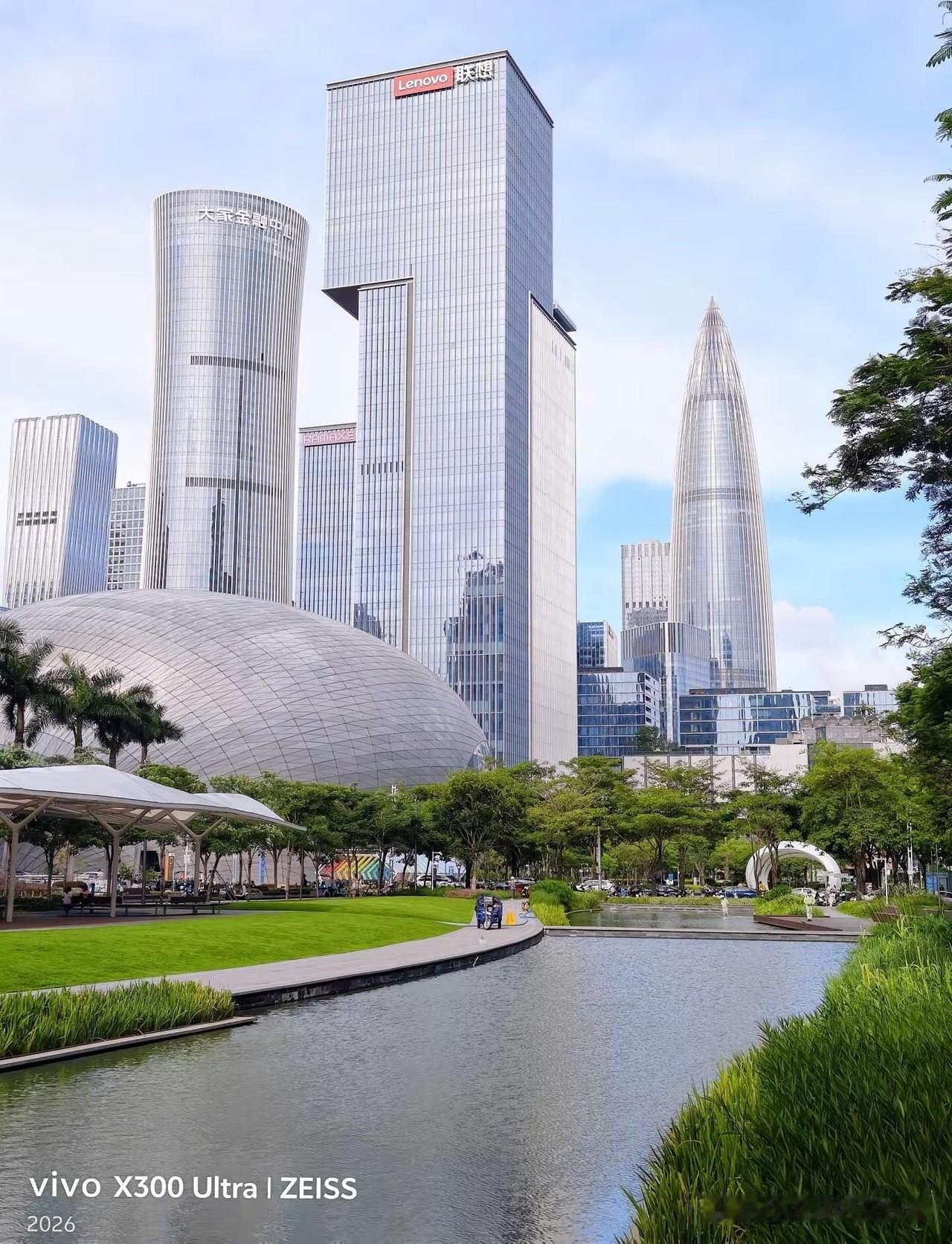 不少外地游客规划华南行程，优先标注香港澳门，直接跳过深圳。很多人固有认知里，这座