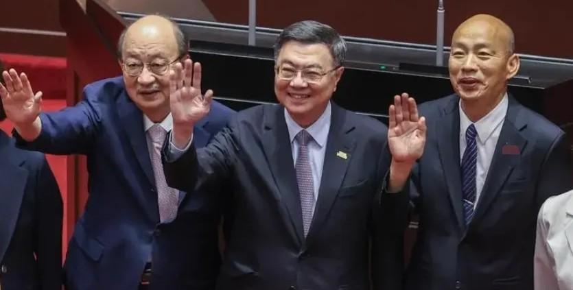 台湾地区立法机构史上最长会期今天终于结束了，立法机构负责人韩国瑜主持完今天的最后