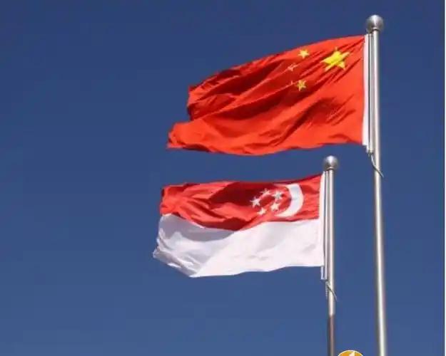 恶搞得有个度，你称人家新加坡坡县也就罢了，现在说人家是“印家坡”也算了，但拿人家
