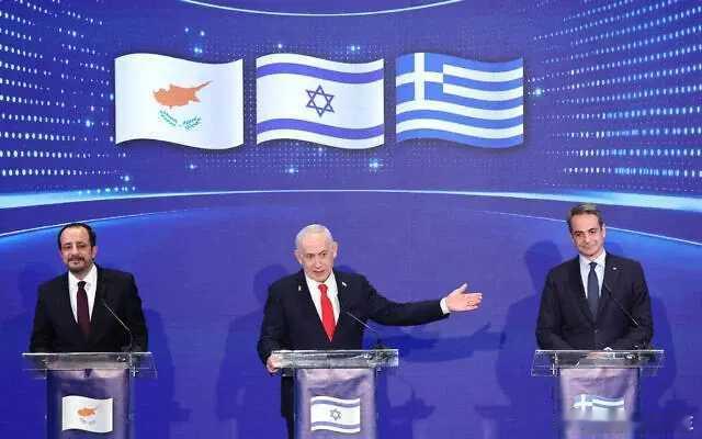 海外新鲜事以色列总理本雅明·内塔尼亚胡在12月22日与希腊和塞浦路斯领导人共同