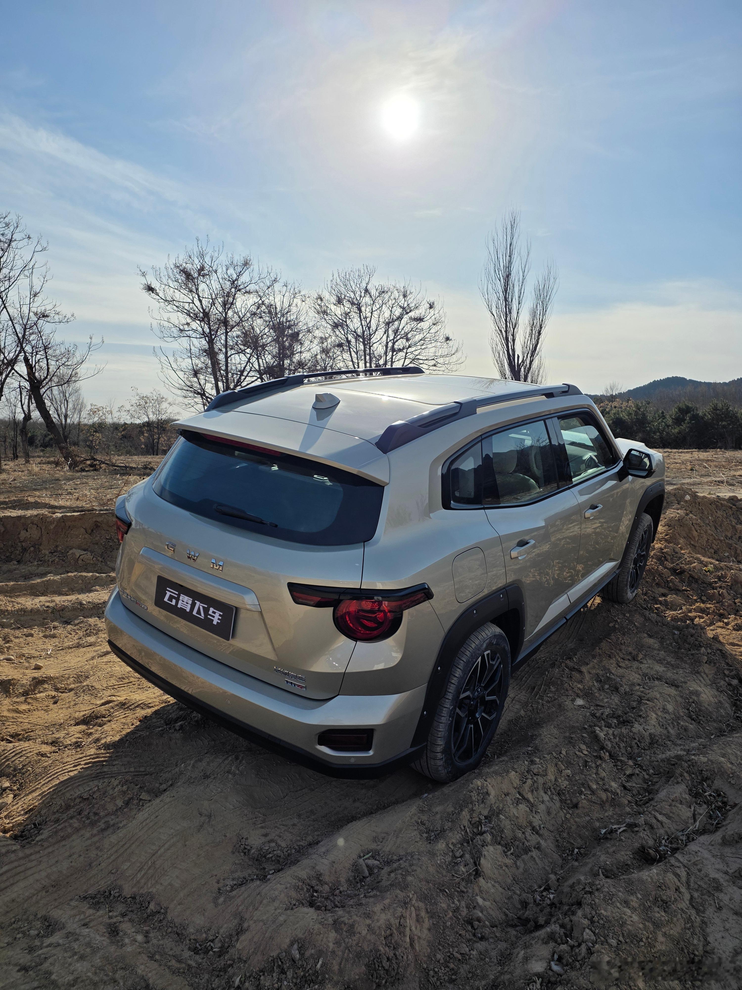 哈弗大狗PLUSHi4的这脱困能力确实有点东西首先就是P4电机的响应速度新能