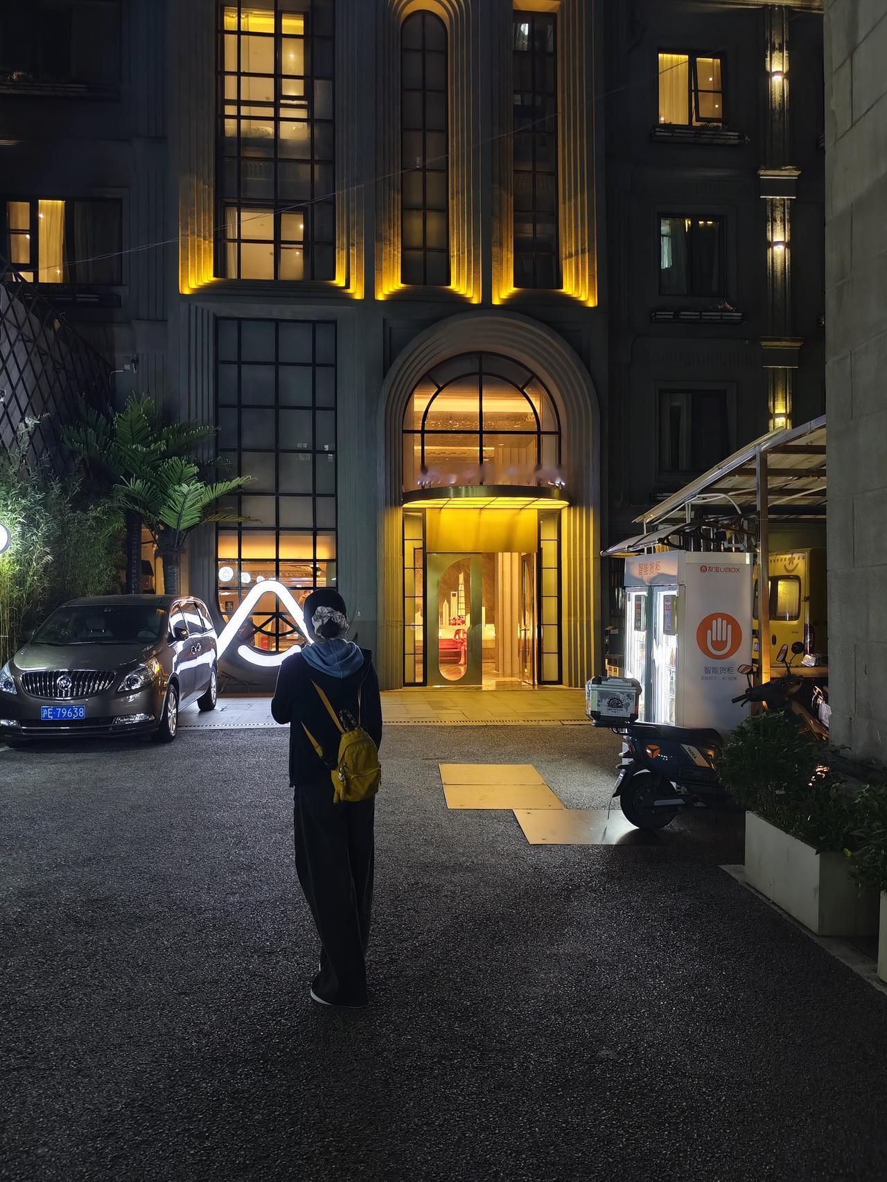 上海南京路亚朵酒店早餐还是非常丰富的，几乎囊括了所有酒店该有的菜品。放眼望去真是