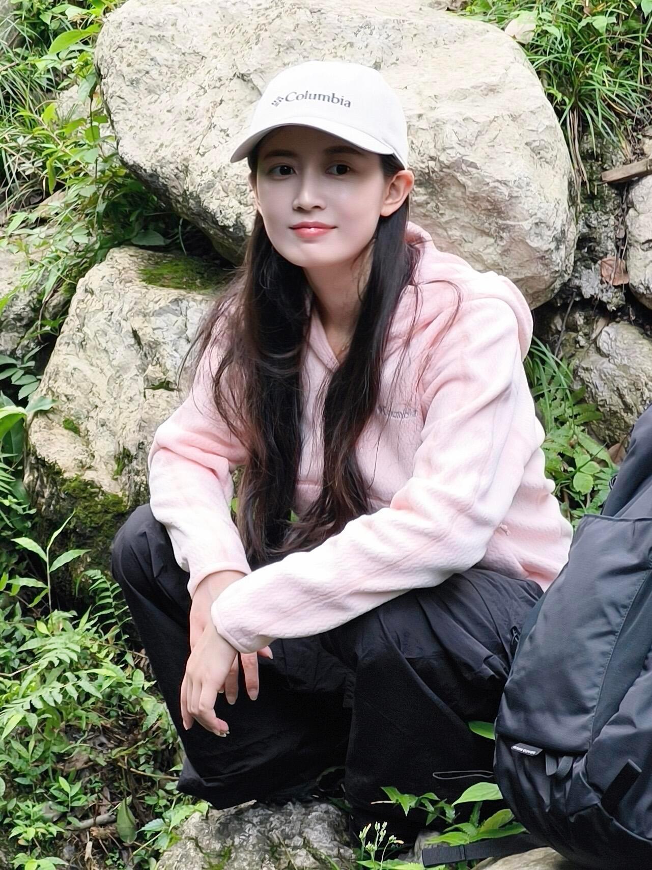 陈钰琪秋日徒步登山🧗🏻‍♀️⛰️陈钰琪​​​