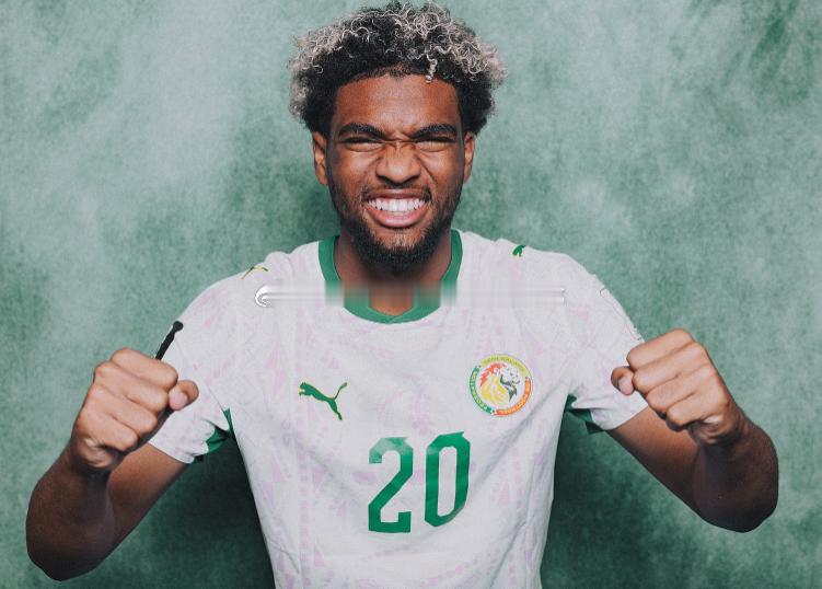 据英国talkSPORT报道，利物浦正策划一次大胆双线引援，同时求购巴黎边锋巴尔